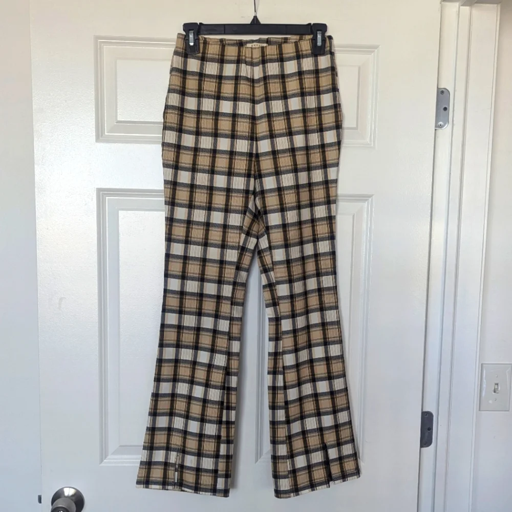 Plaid Women's Cropped Flare Pants! - Picture 1 of 14